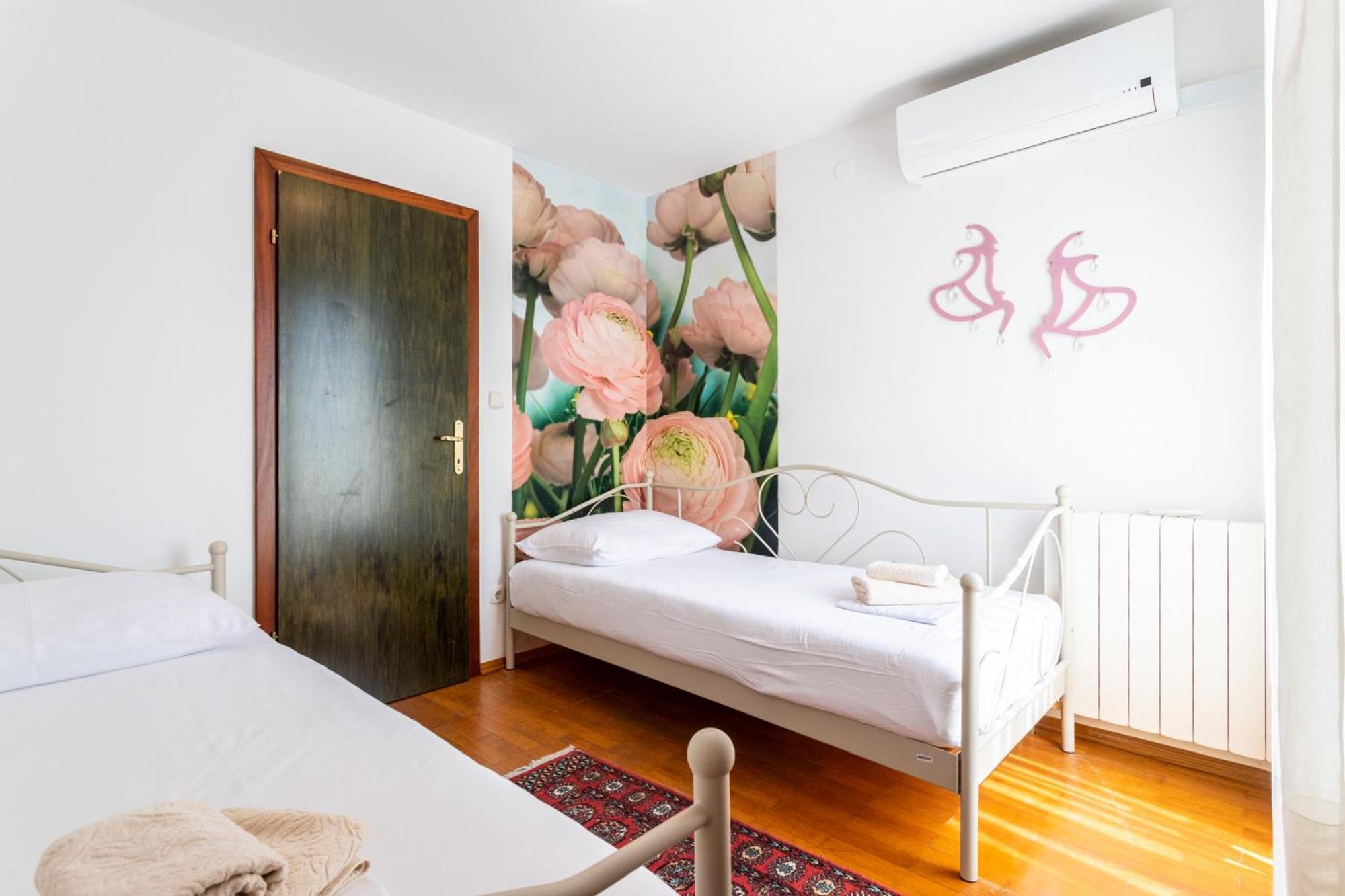 Villa Violeta With The Sea View, 3 Min Walk To The Beach Split Exterior photo